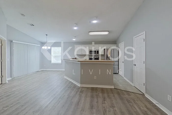 225 Leebeck Cir — Photo 4