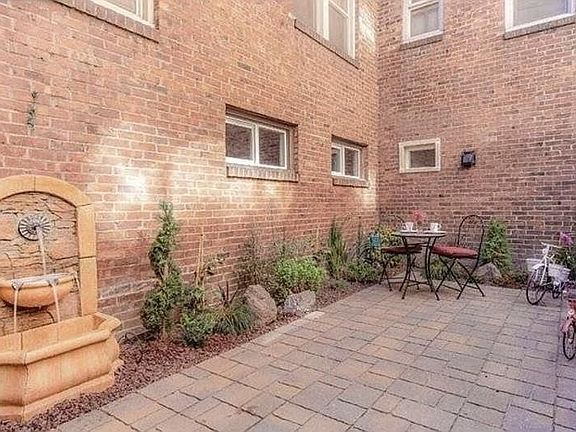4th image of 411 Bellevue Ave E APT 102