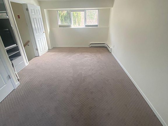 4th image of 71 S Park Dr #A