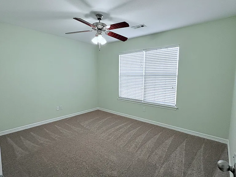 4389 E Holiday Dr — Photo 10