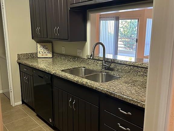 5th image of 1306 Marina Bay Dr #102C