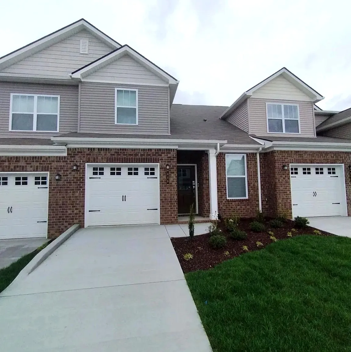 3 bed, 2.5 bath, 1846 sqft, $1,950 — Photo 1