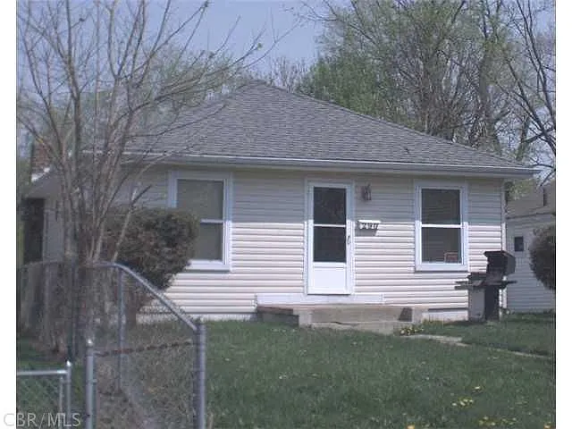 290 Wrexham Ave photo 1