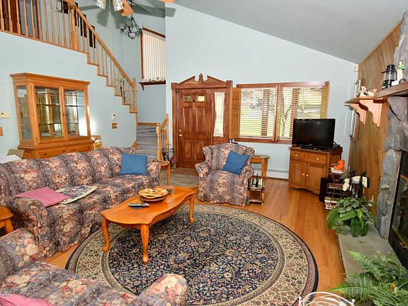 4th image of 140 Pinewood Dr N