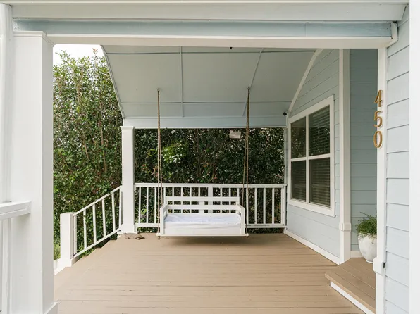 450 Biscayne St, Giddings, TX 78942