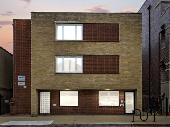 2716 W Montrose Ave APT 2B, Chicago, IL 60618