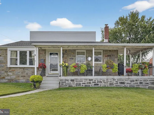 7613 Revere St, Philadelphia, PA 19152