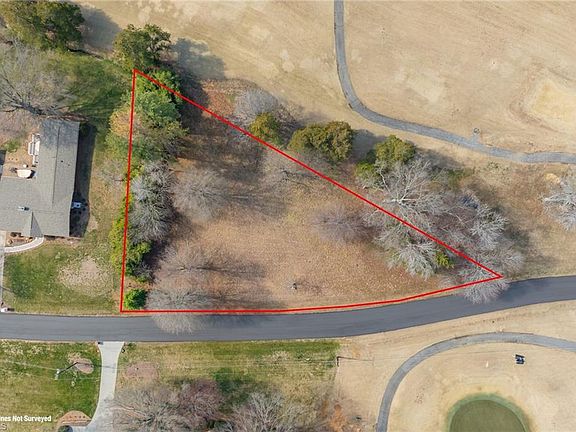 4th image of 615 Burning Tree Cir