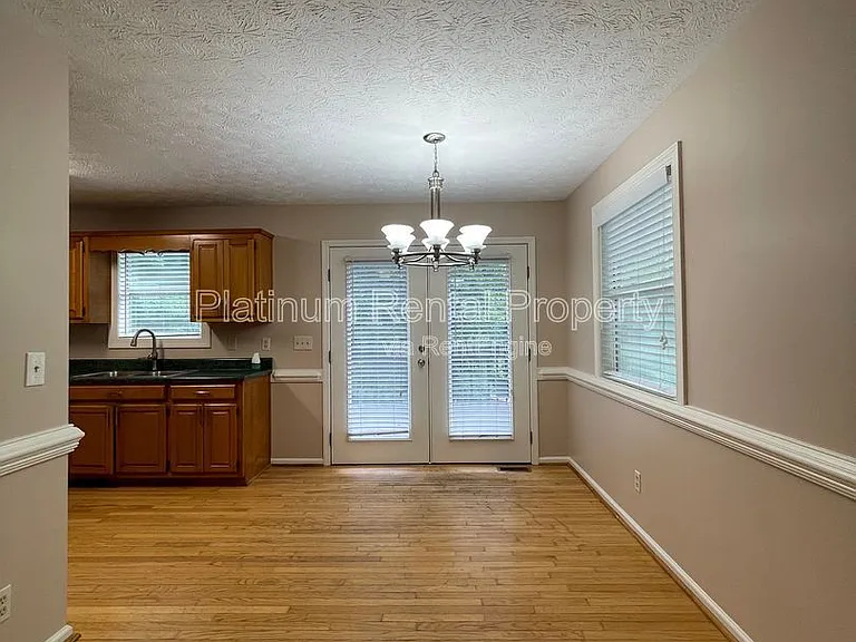 268 Jennifer Ct — Photo 6