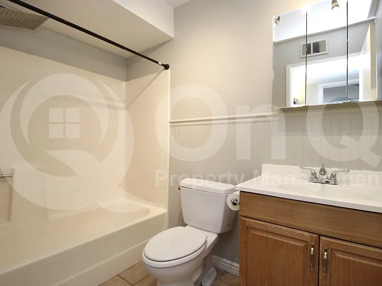 2522 E Don Carlos Ave — Photo 20