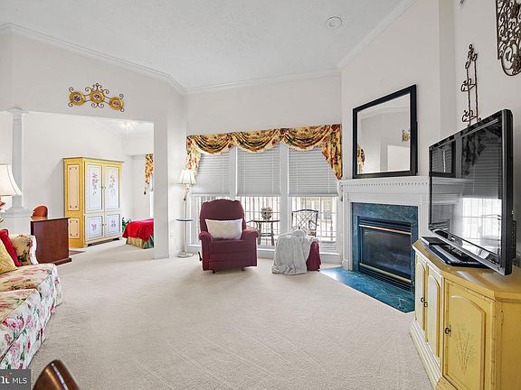 5th image of 2 Brook Farm Ct Unit 2K