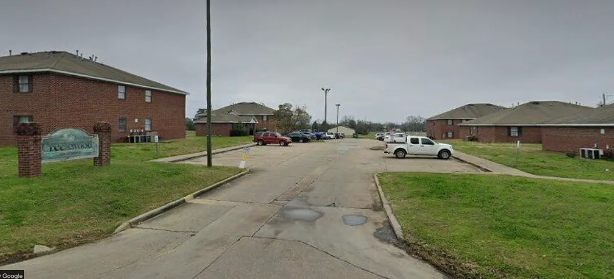 Building Photo - Boundary Estates