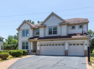 420 Hemlock Ln, West Chicago, IL 60185