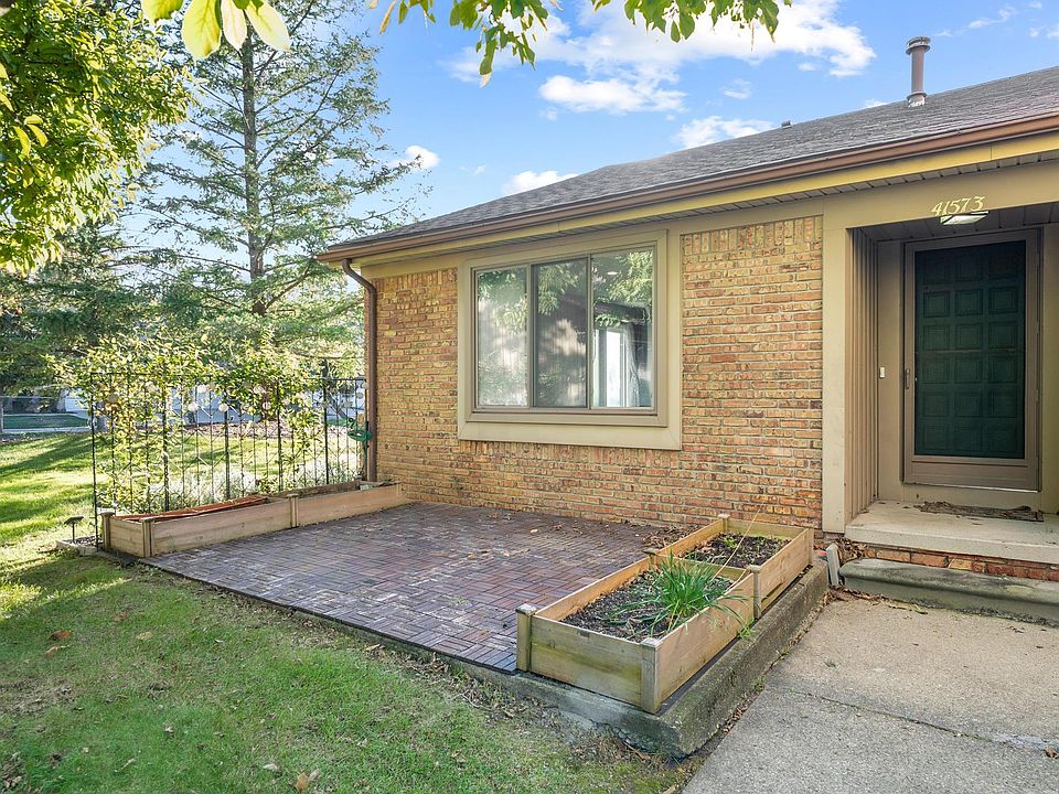 1st image of 41573 Bedford Dr