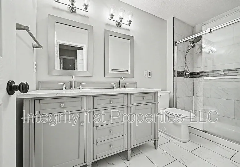 3630 NW 85th St — Photo 13