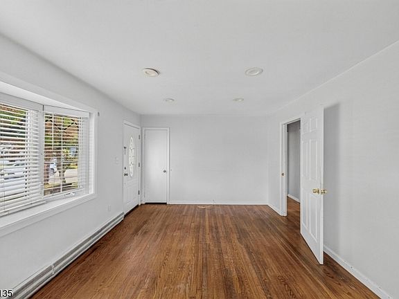 5th image of 6 N Dell Ave