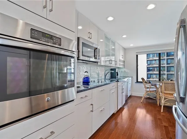 200 High Point Drive #311, Hartsdale, NY 10530