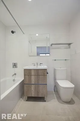 Rented by REAL New York | media 21