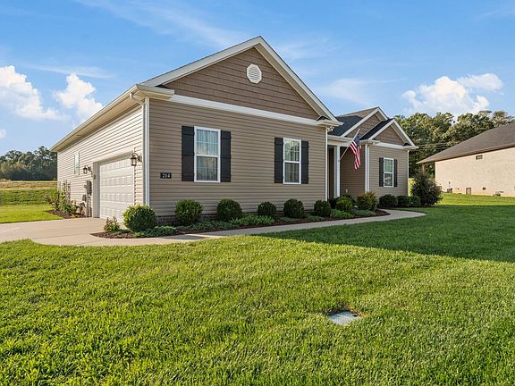 3rd image of 214 Claiborne Cir