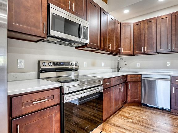 5th image of 402 River St APT 4E