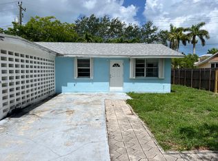 4623 W Alhambra Cir #B, Naples, FL 34103