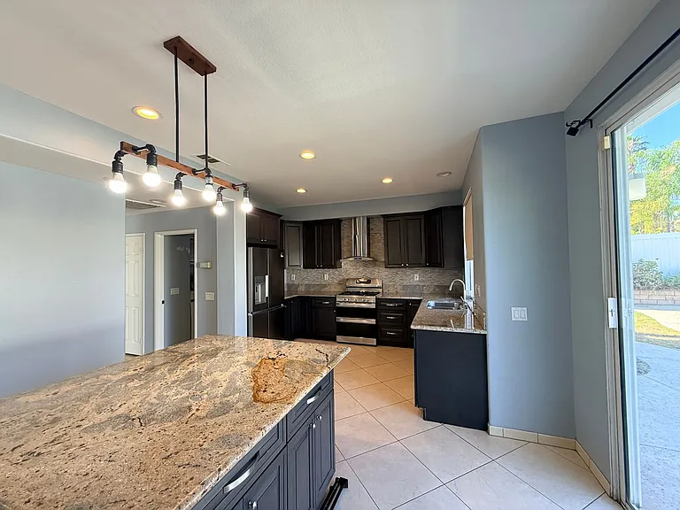 768 Valdosta Cir — Photo 9