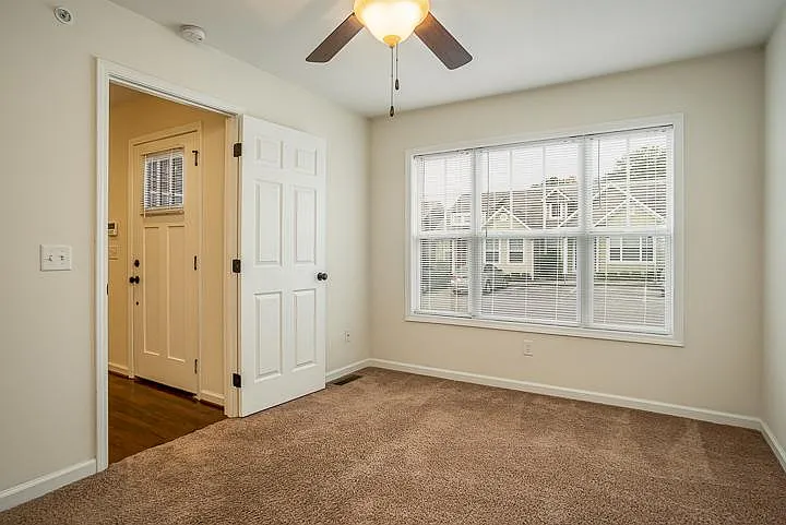 25 Myleigh Ave — Photo 7