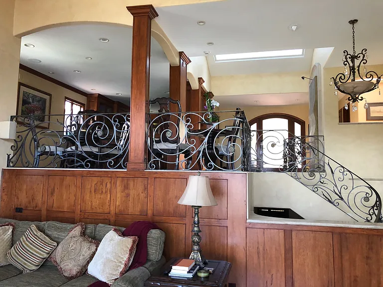 Carnation Ave — Photo 4