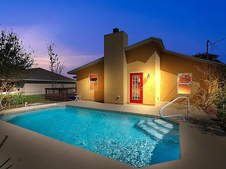 2326 SW Cooper Ln — Photo 8