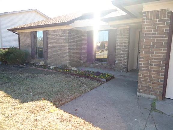 3rd image of 6508 N Park Dr