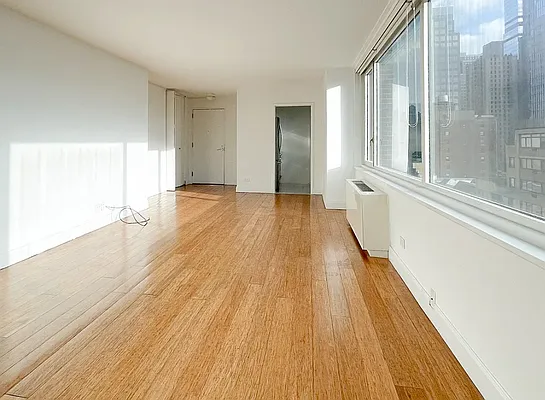 Rented by City Zen Realty | media 1