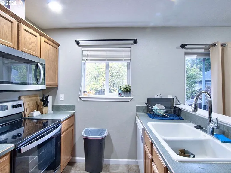309 W Sherman St #A — Photo 9