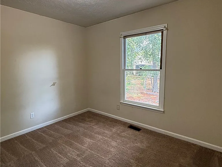 6731 Winchester St — Photo 16