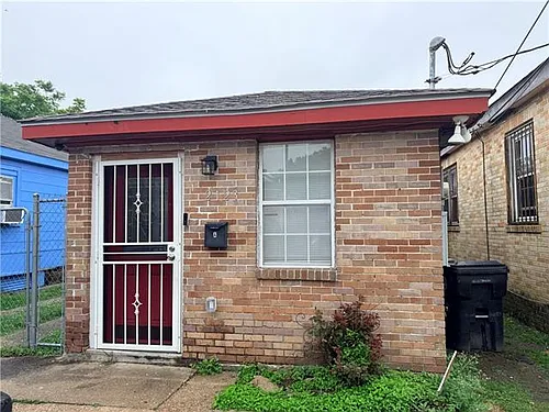 2123 Marigny St Photo 1