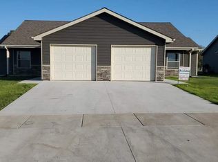 1333 Eastlinks Ct, McPherson, KS 67460