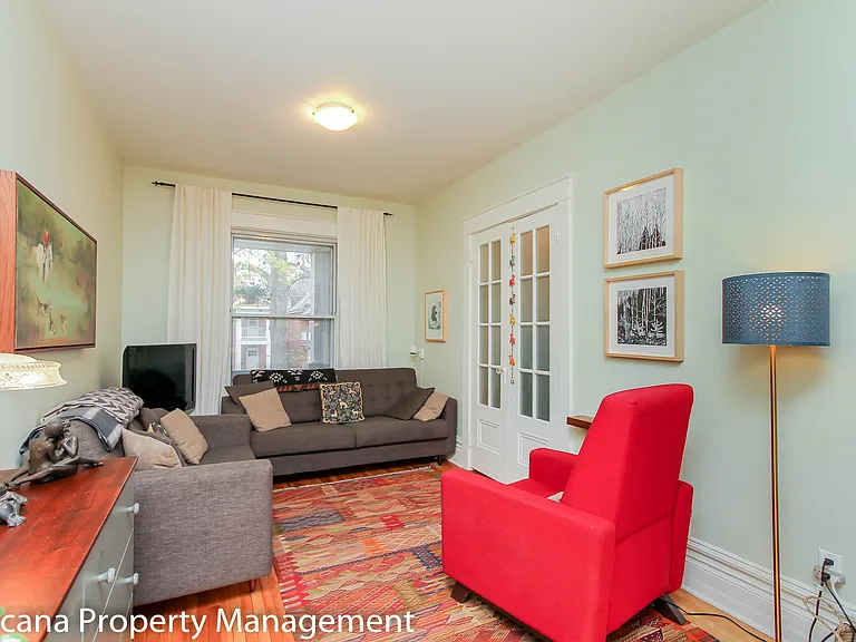 165 Irving Ave — Photo 8