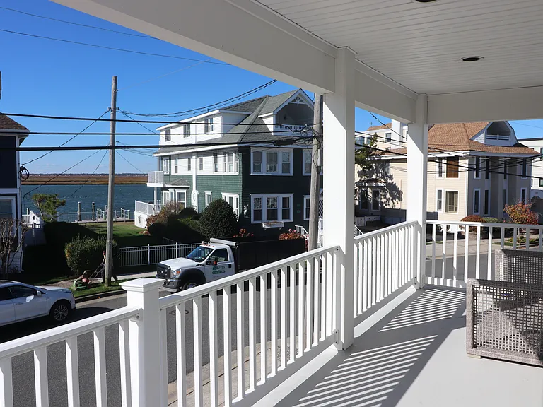 411 N Vendome Ave — Photo 11