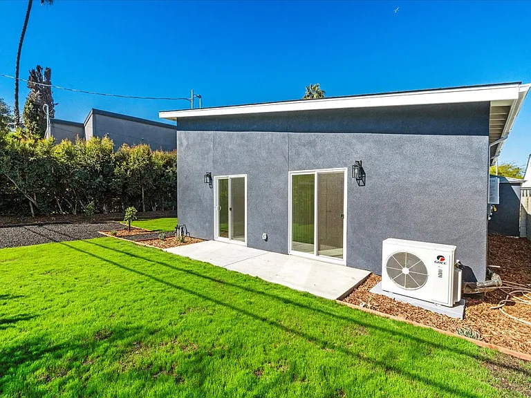 3884 Alsace Ave — Photo 18