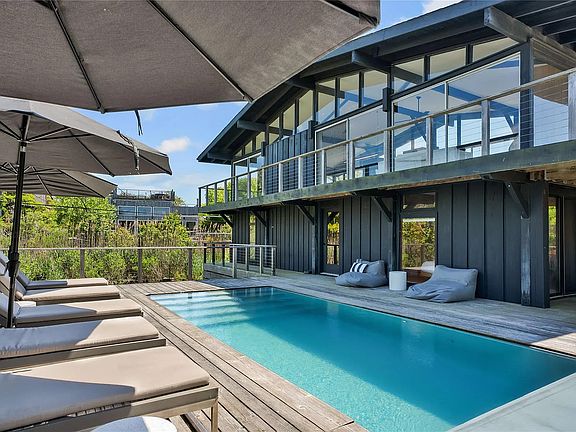 2nd image of 490 Tarpon Walk