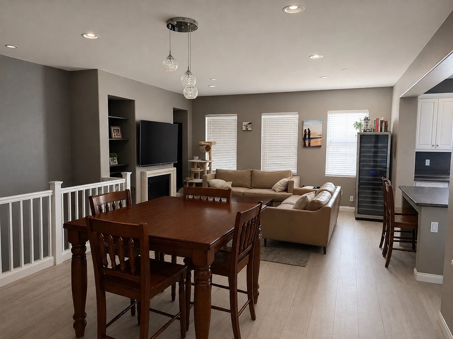 4 bed, 2084 sqft, $4,500 — Photo 3