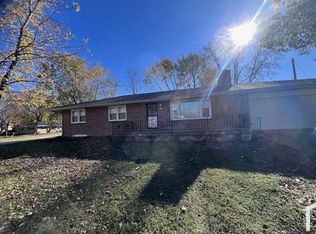 1601 Dobbins Dr, Champaign, IL 61821