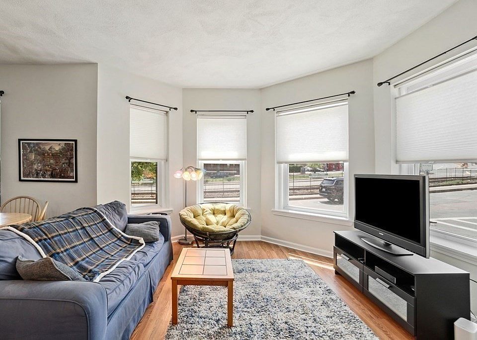1st image of 1427 Commonwealth Ave APT 201