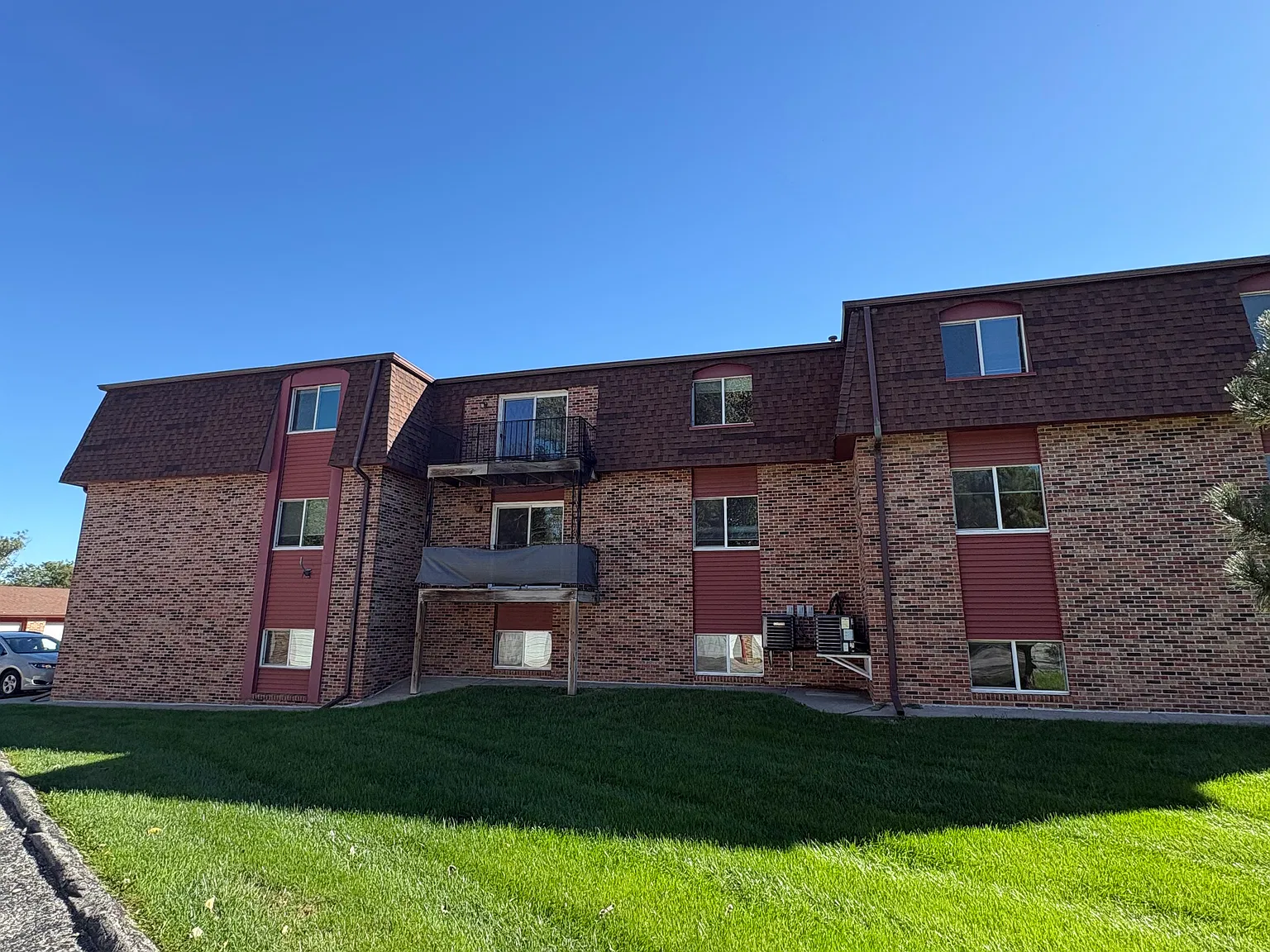 2 bed, 900 sqft, $1,100 — Photo 2