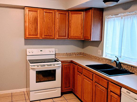 5th image of 29425 Grandon St