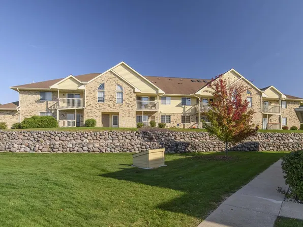 4875 Easy STREET #12, Hartland, WI 53029