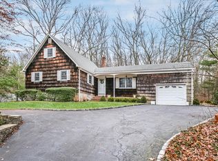 230 Bagatelle Rd, Melville, NY 11747