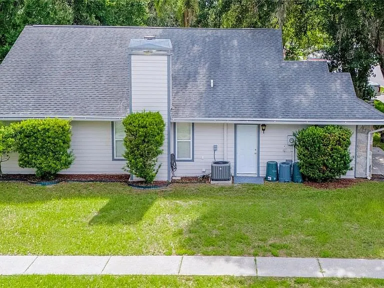 5116 Plantation Dr — Photo 4