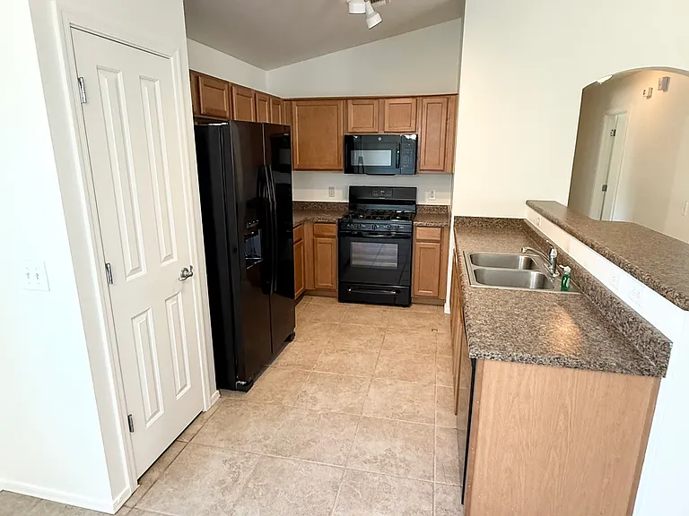 14365 N Plummet Shell Ave — Photo 6