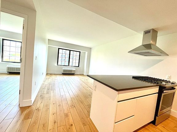 3rd image of 504 Myrtle Ave APT 7J