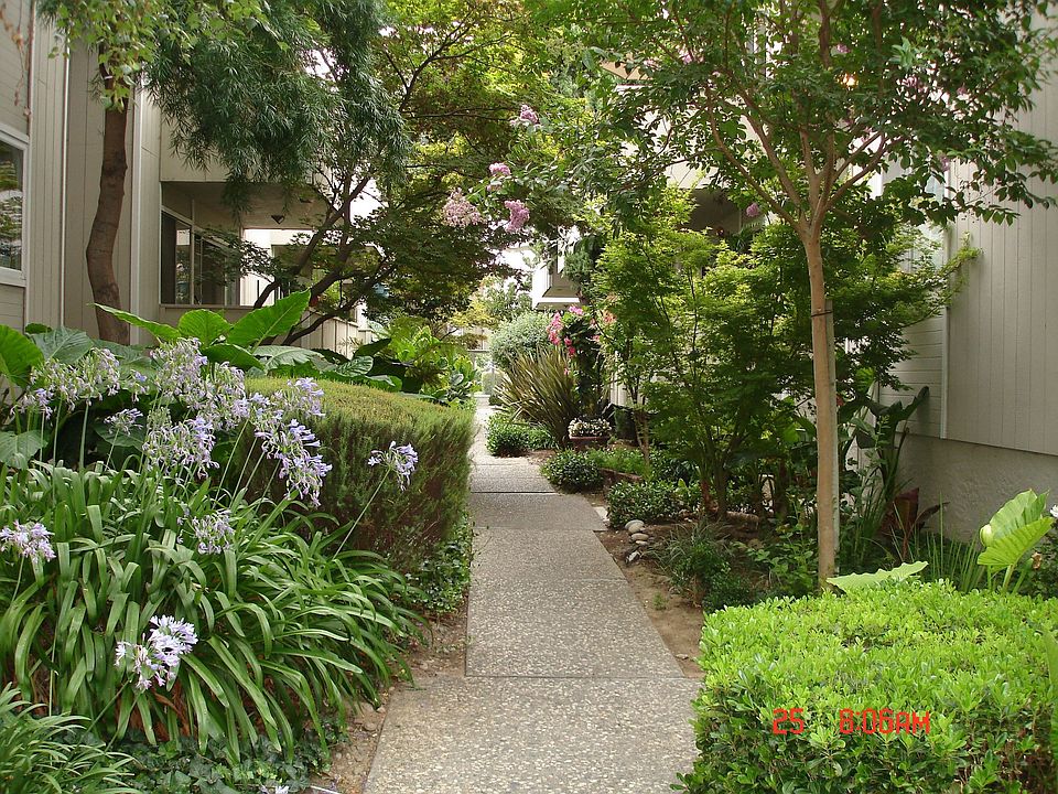 Walk way